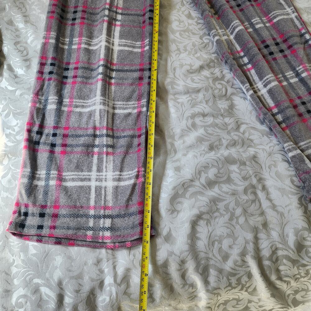 Steve Madden 2-Piece Microfleece Plaid Pajama Set - Picture 10 of 11